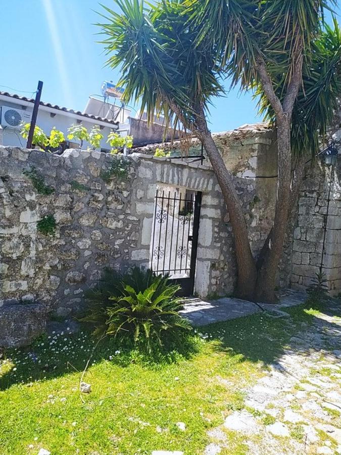 شقة Castle Of Himara المظهر الخارجي الصورة